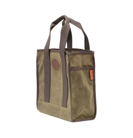 The side slip pockets allow for storage of small items.