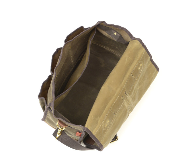 The interior is spacious with plenty of space for any stationery needs. 