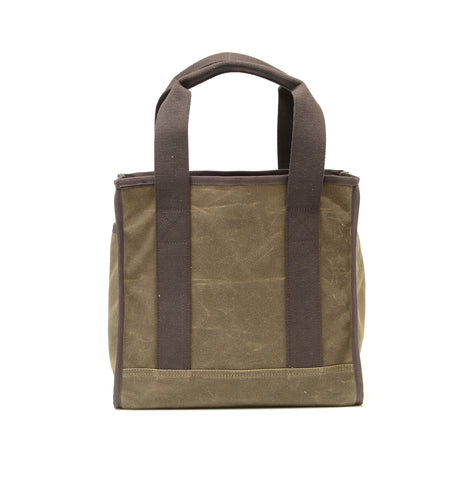 The bottom of this bag is double lined with waxed canvas.